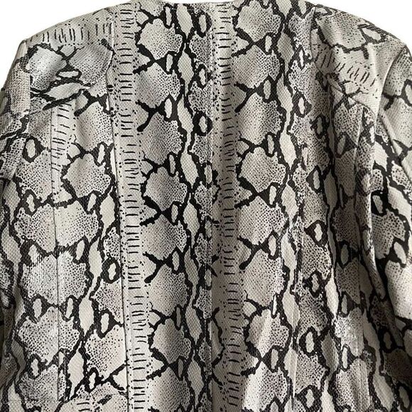 Lusso Leather womans grey snake print leather jacket size M - Picture 6 of 10